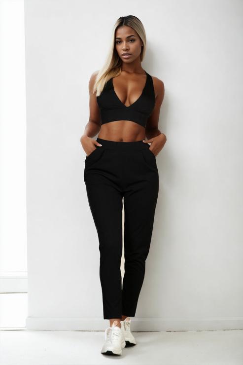 Ribbed Knit Plunge Neck Crop Top